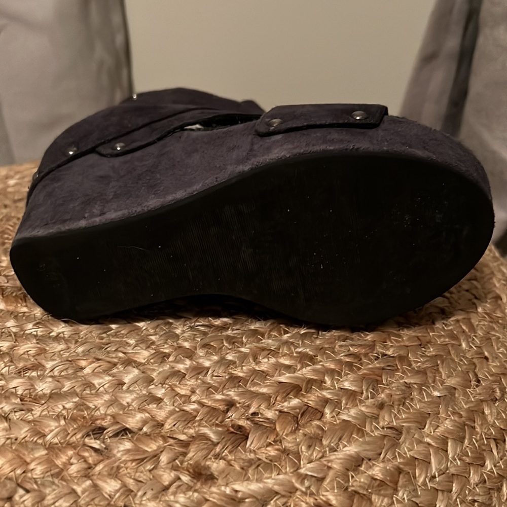 Max Studio Suede Wedge Sandals - Blueish Black - 8.5 - Picture 3 of 3